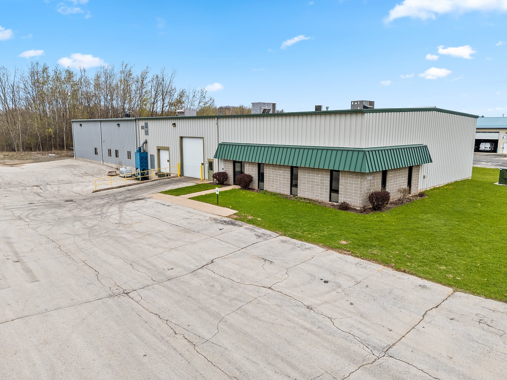 3300 Commodity Ln, Green Bay, WI for lease Primary Photo- Image 1 of 23