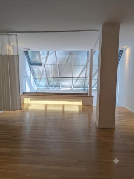 150 W 58th St, New York, NY for lease - Interior Photo - Image 2 of 17