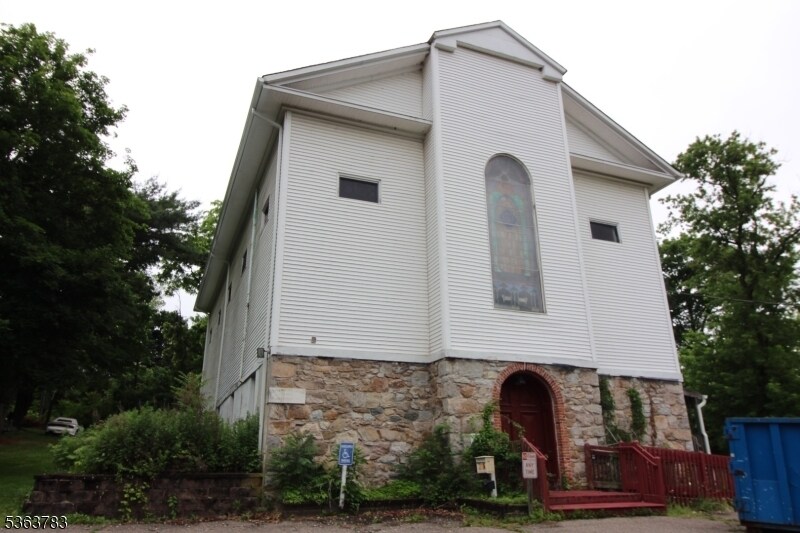 16 Hampton Rd, Glen Gardner, NJ for sale Primary Photo- Image 1 of 16