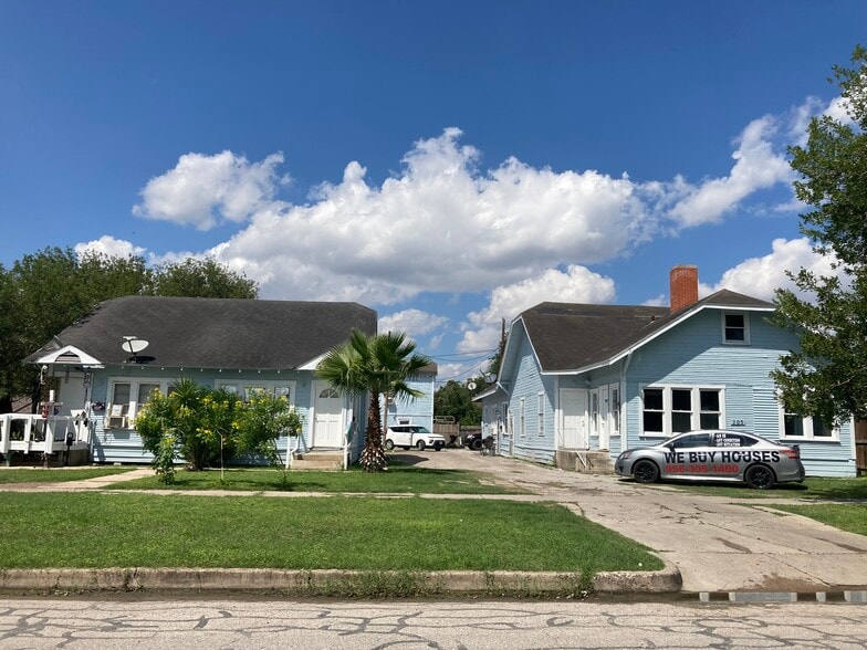 201 E Washington Ave, Harlingen, TX for sale - Building Photo - Image 2 of 25