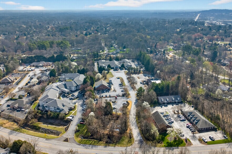 5 Hawthorne Park Ct, Greenville, SC à louer - Photo du bâtiment - Image 2 de 9