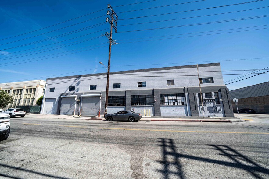 4383 Fruitland Ave, Vernon, CA à vendre - Photo du bâtiment - Image 2 de 23