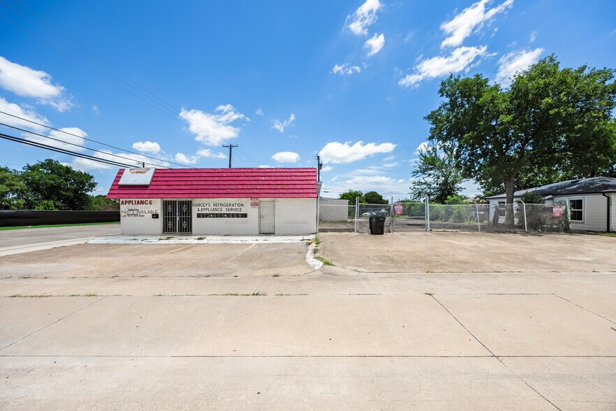 500 Ford St, Garland, TX à louer - Photo du bâtiment - Image 2 de 8