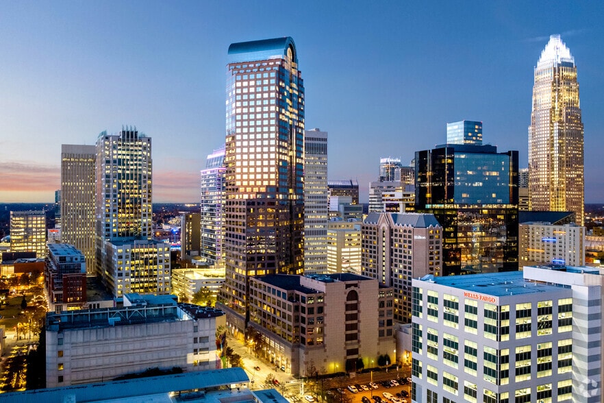 301 S College St, Charlotte, NC for lease - Primary Photo - Image 1 of 64