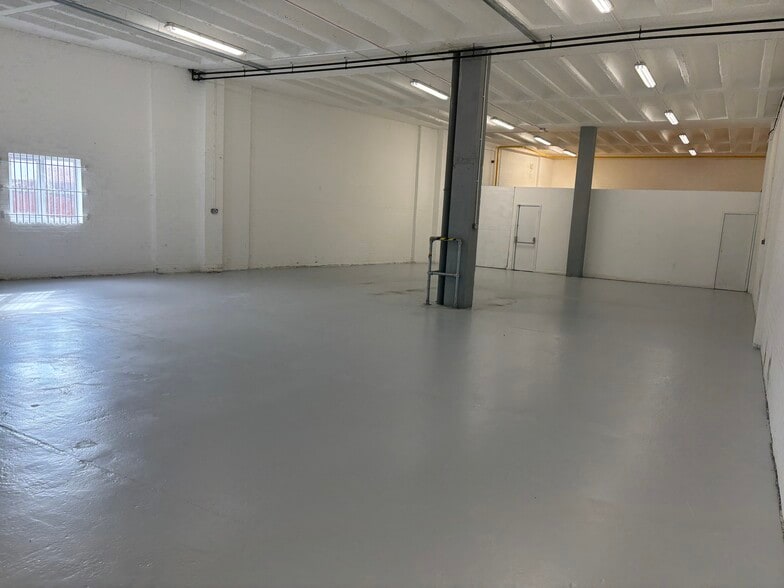 42 Bone Ln, Newbury for lease - Building Photo - Image 2 of 10