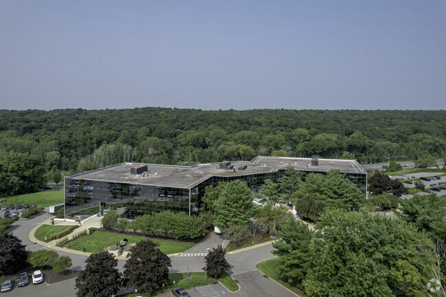 Plus de détails pour 500 Mamaroneck Ave, Harrison, NY - Bureau à louer