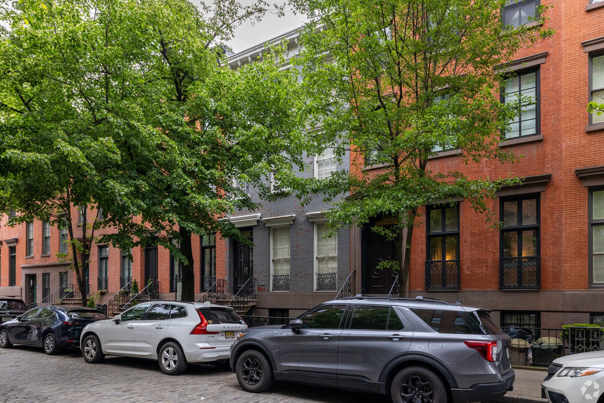 248 W 12th St, New York, NY à vendre Photo du bâtiment- Image 1 de 14