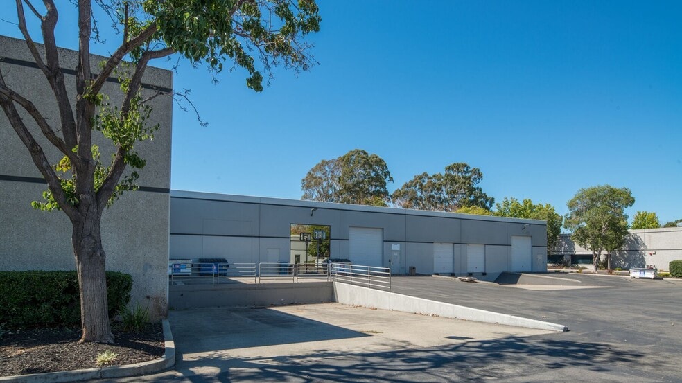 47221-47233 Fremont Blvd, Fremont, CA for lease - Building Photo - Image 3 of 8