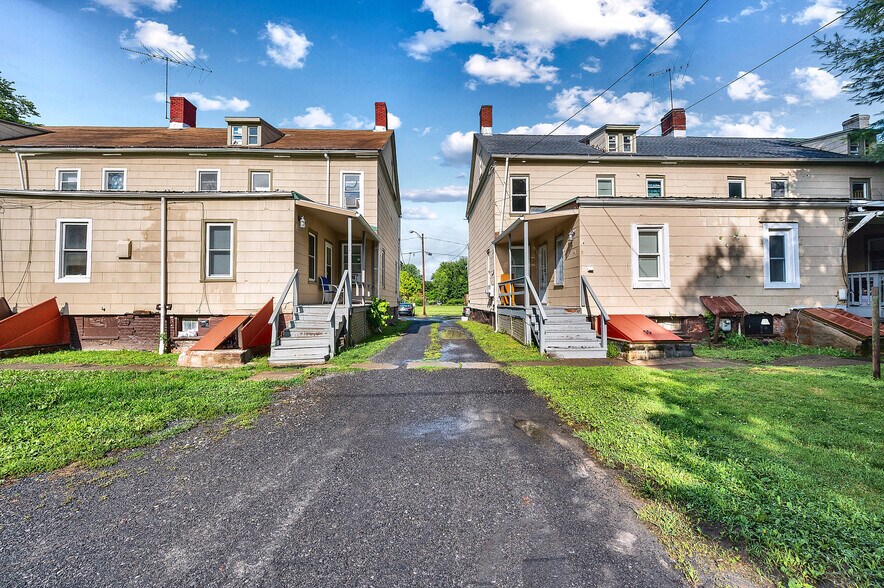 6631 Park Pl, Hudson, NY à vendre - Photo du bâtiment - Image 2 de 20