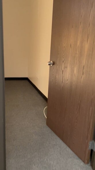 937 S Alameda St, Los Angeles, CA à louer - Vidéo sur l’inscription commerciale - Image 3 de 16