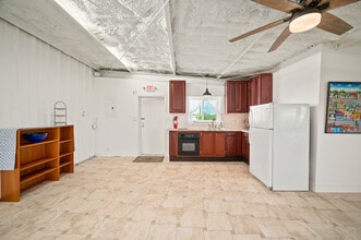 5519 W Arcola Airport, Rosharon, TX à louer Photo intérieure- Image 2 de 10