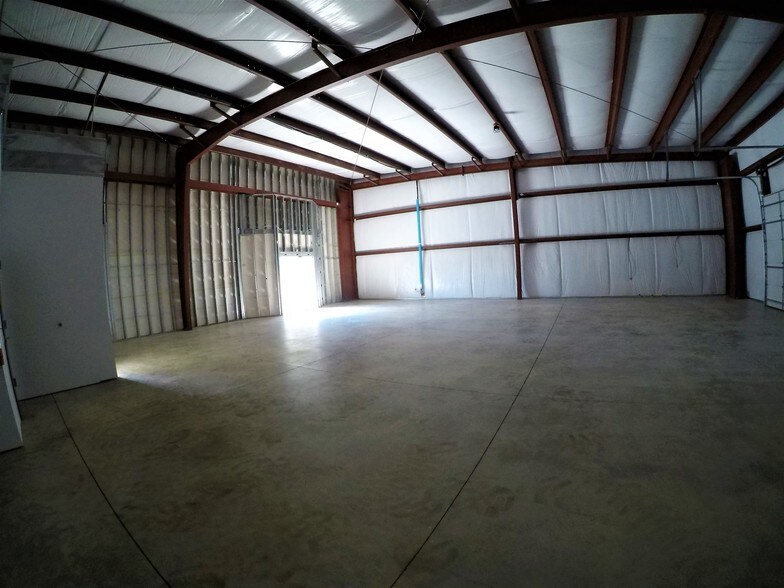 2648 Nelda Dr, Monroe, NC for sale - Interior Photo - Image 2 of 8