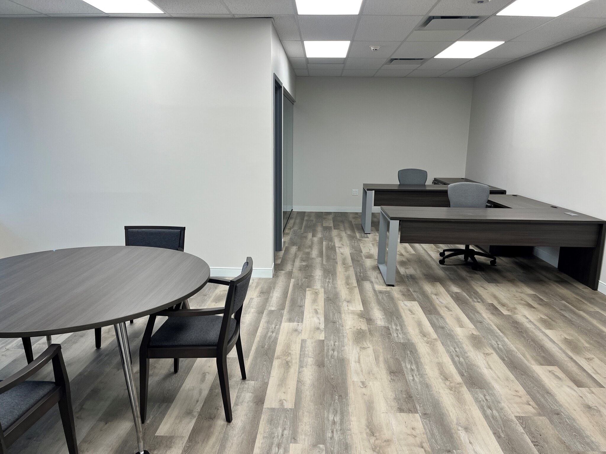 99 W Hawthorne Ave, Valley Stream, NY à louer Photo intérieure- Image 1 de 6