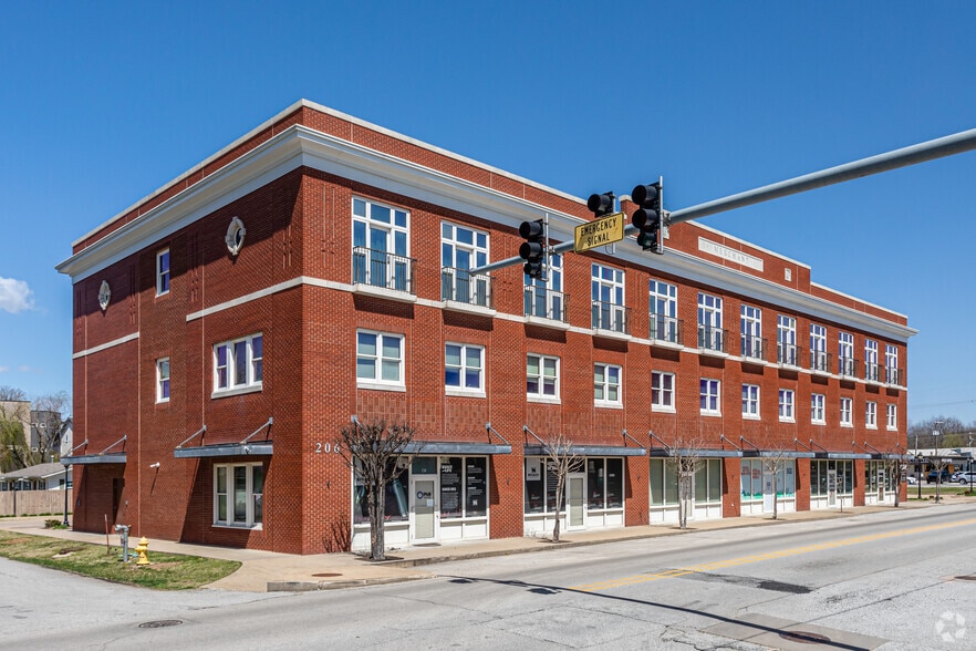 206 SW 8th St, Bentonville, AR for lease - Building Photo - Image 2 of 30