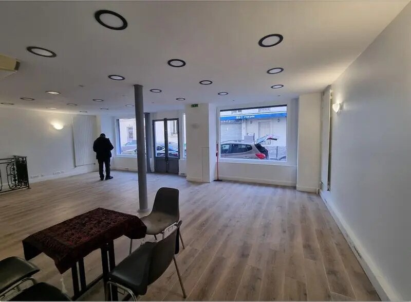 Commerce de détail dans Paris à louer - Photo du bâtiment - Image 2 de 9