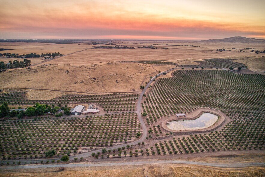 13638 E Shepherd Ave, Clovis, CA à vendre - Photo du bâtiment - Image 3 de 90