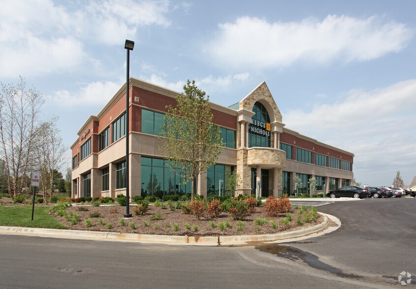 11601 Granada Rd, Leawood, KS for sale - Building Photo - Image 3 of 5