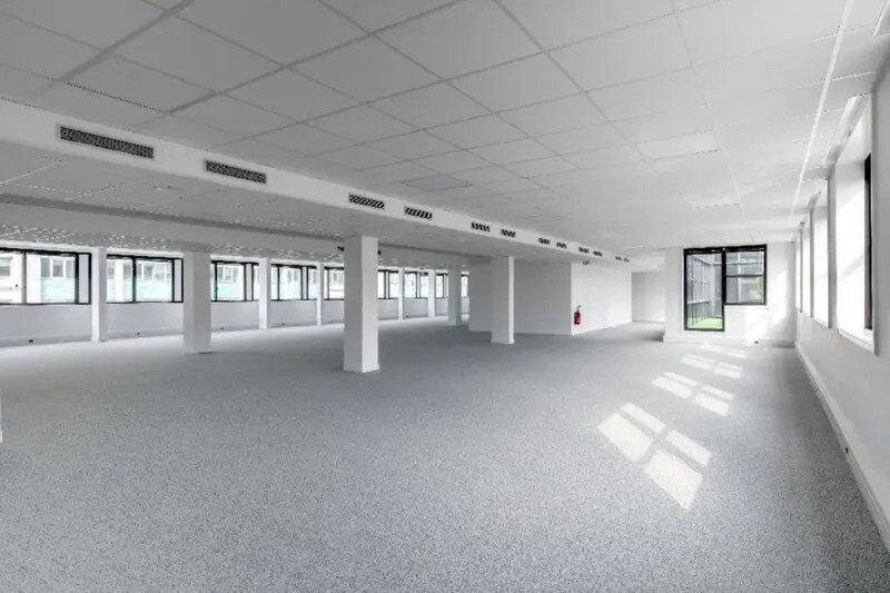 Office in Levallois-Perret for lease - Building Photo - Image 3 of 7