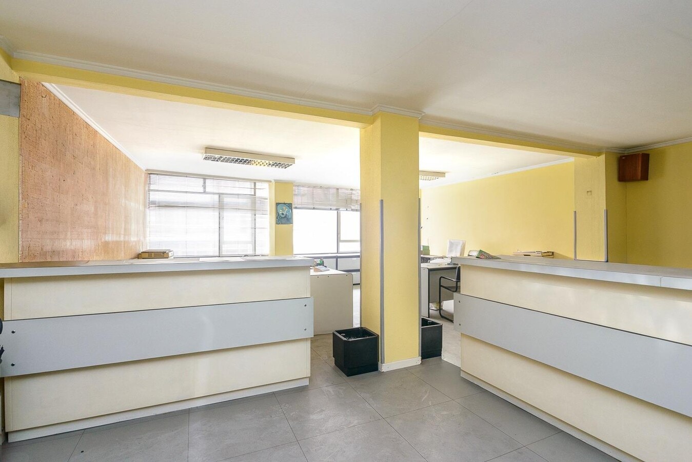 Avilés, AST 33401 - Unit A - - Interior Photo - Image 1 of 25