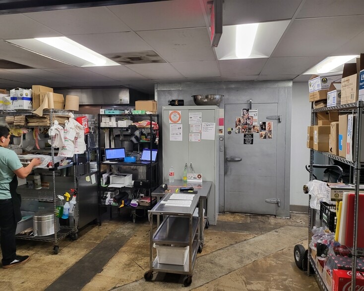 17951 Sky Park Cir, Irvine, CA for lease - Interior Photo - Image 3 of 12