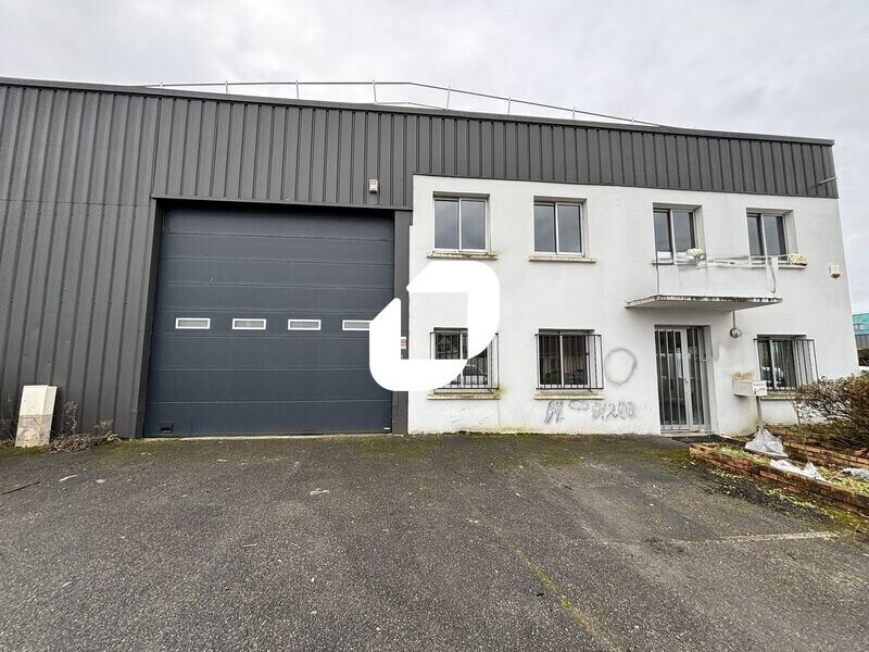 Flex in Saint-Michel-sur-Orge for lease Building Photo- Image 1 of 10