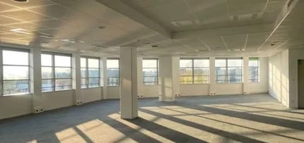 2-4 Rue Des Martinets, Rueil-Malmaison à louer Photo intérieure- Image 2 de 5