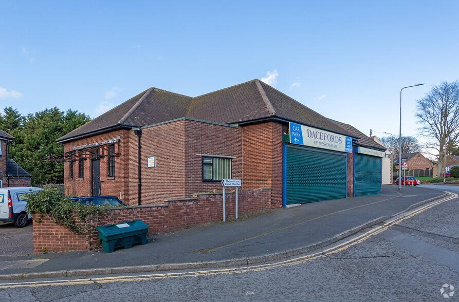 52-52A Northfield Rd, Messingham for lease - Primary Photo - Image 1 of 4