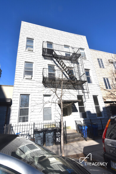 231 N 5th St, Brooklyn, NY for sale - Building Photo - Image 1 of 1