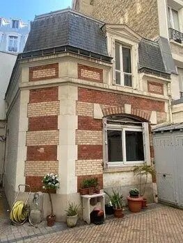 12 Rue Greuze, Paris for lease Building Photo- Image 1 of 4