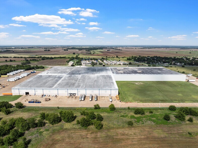 2055 S Main St, Mcgregor, TX à louer - Photo du bâtiment - Image 3 de 10