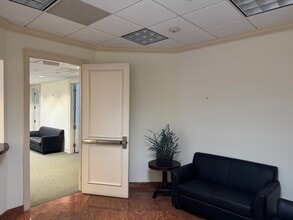 12 SE 7th St, Fort Lauderdale, FL for lease Interior Photo- Image 1 of 5
