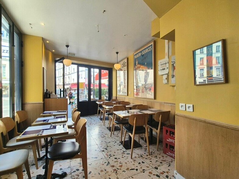 Retail in Paris for lease - Building Photo - Image 2 of 9