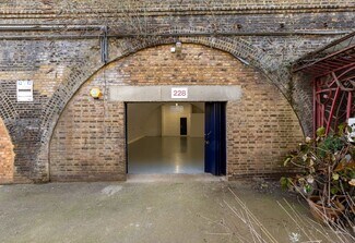 Plus de détails pour Bellenden Rd, Londres - Industriel à louer