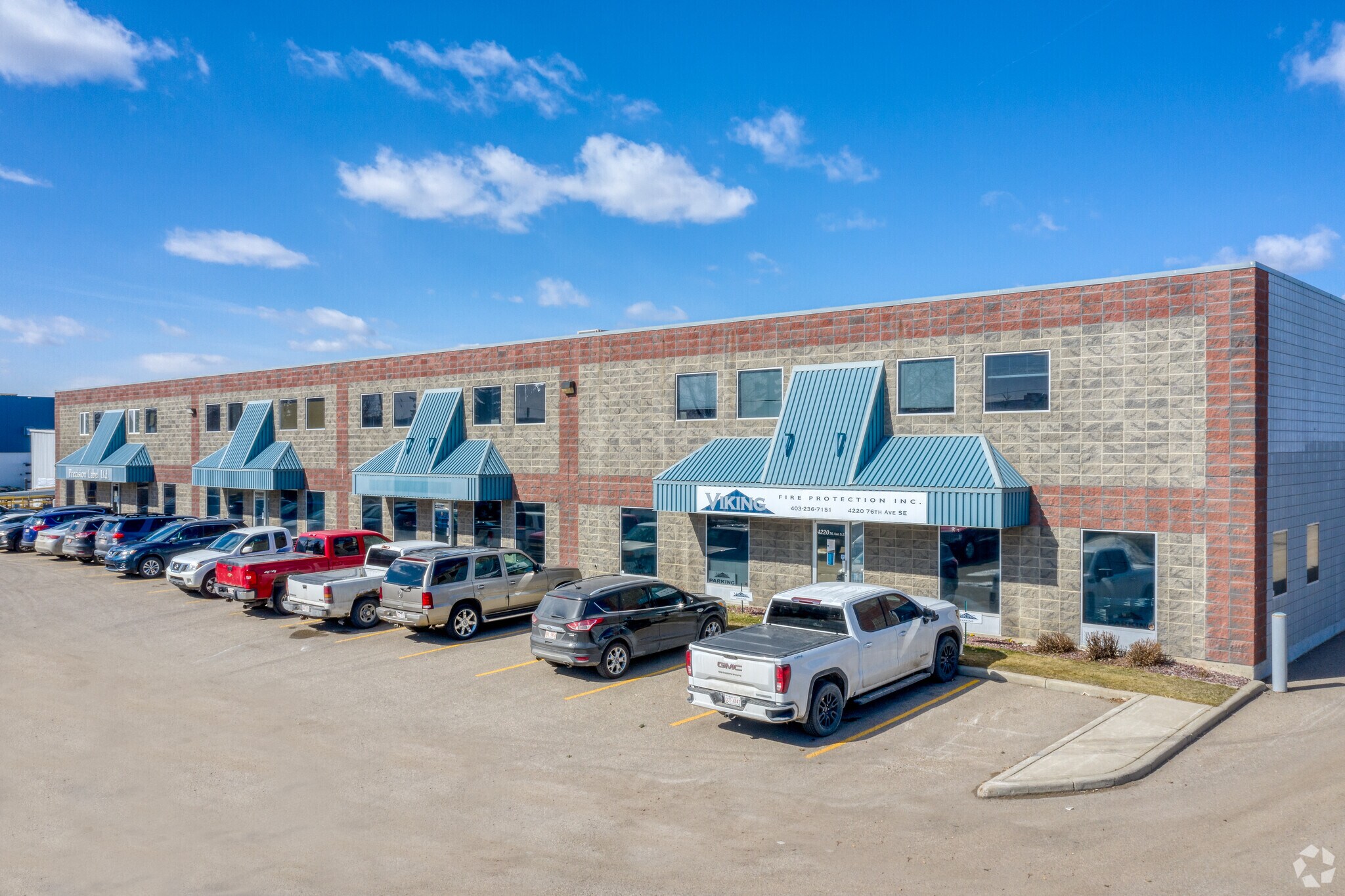 4208-4220 76 Ave SE, Calgary, AB à vendre Photo du bâtiment- Image 1 de 1