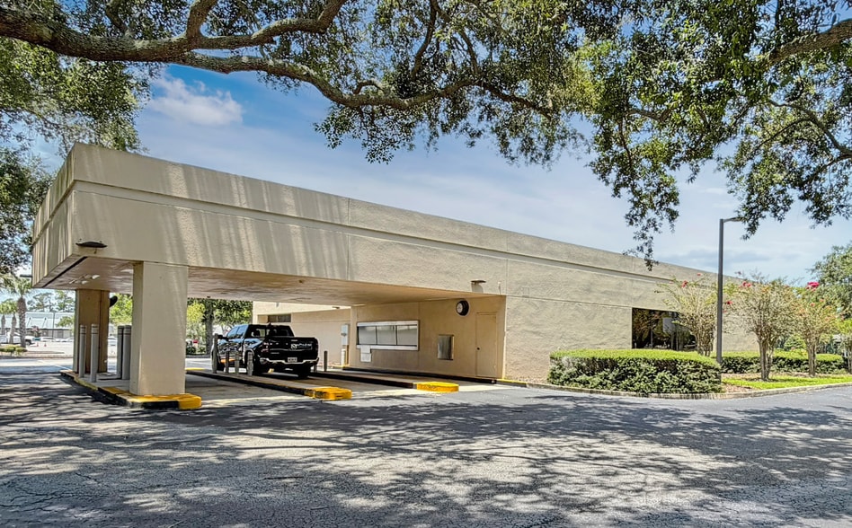 1550 S Clyde Morris Blvd, Daytona Beach, FL for sale - Building Photo - Image 3 of 5