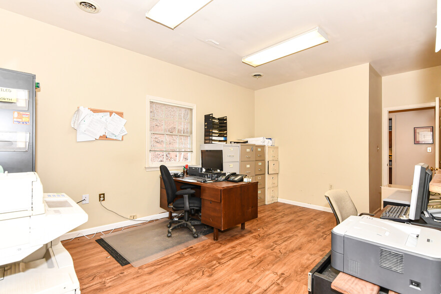 612 Business Park Dr, Eden, NC for sale - Interior Photo - Image 2 of 10