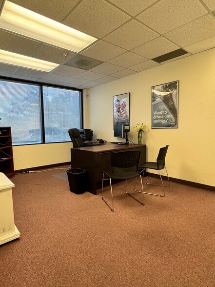 407 N Cedar Ridge Dr, Duncanville, TX for lease - Interior Photo - Image 2 of 78