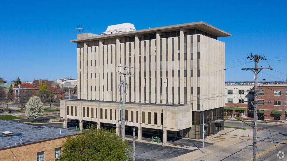 221 W Webster Ave, Muskegon, MI à louer - Photo du bâtiment - Image 2 de 4