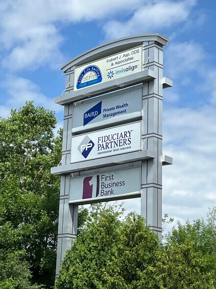 3913-3919 W Prospect Ave, Appleton, WI à louer - Photo du bâtiment - Image 2 de 9