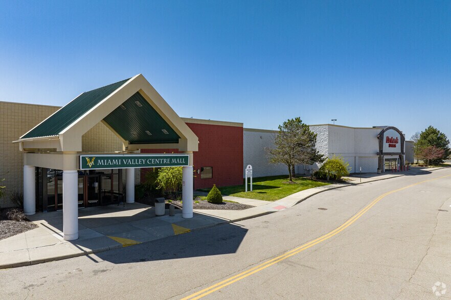 987-999 E Ash St, Piqua, OH à louer - Photo du bâtiment - Image 1 de 49