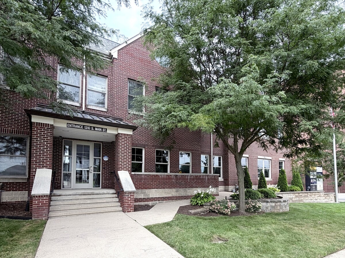 1310 S Main St, Ann Arbor, MI 48104 - Unit 0 - - Interior Photo - Image 1 of 8