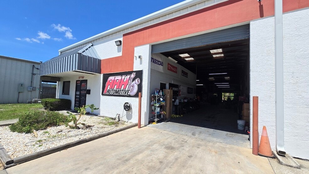 10780 47th St N, Clearwater, FL for lease - Building Photo - Image 3 of 16