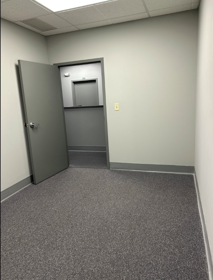 7 Sperti Dr, Edgewood, KY for lease Interior Photo- Image 1 of 5