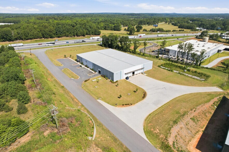 185 Exchange Logistics Park Dr, Piedmont, SC à louer - Photo du bâtiment - Image 3 de 16