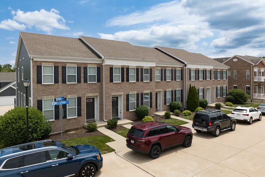 238 W Wellspring Way, Saint Charles, MO à vendre - Photo du bâtiment - Image 2 de 22