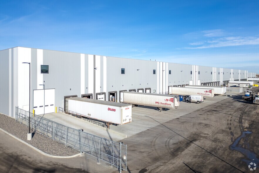 11500 Stonehill Dr NE, Calgary, AB for lease - Building Photo - Image 2 of 5