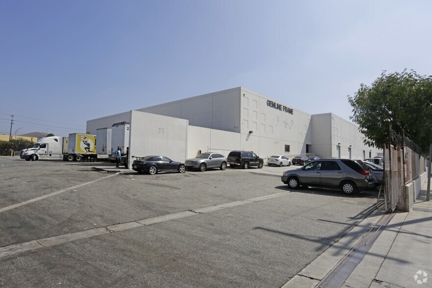 2507 Medford St, Los Angeles, CA à louer - Photo principale - Image 1 de 6