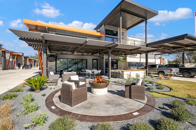 Plus de détails pour 7231 Stonewall Bnd, San Antonio, TX - Spécialité à vendre