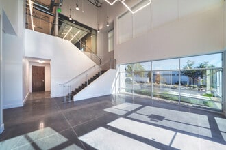 29125 Avenue Paine, Valencia, CA for lease Interior Photo- Image 2 of 10