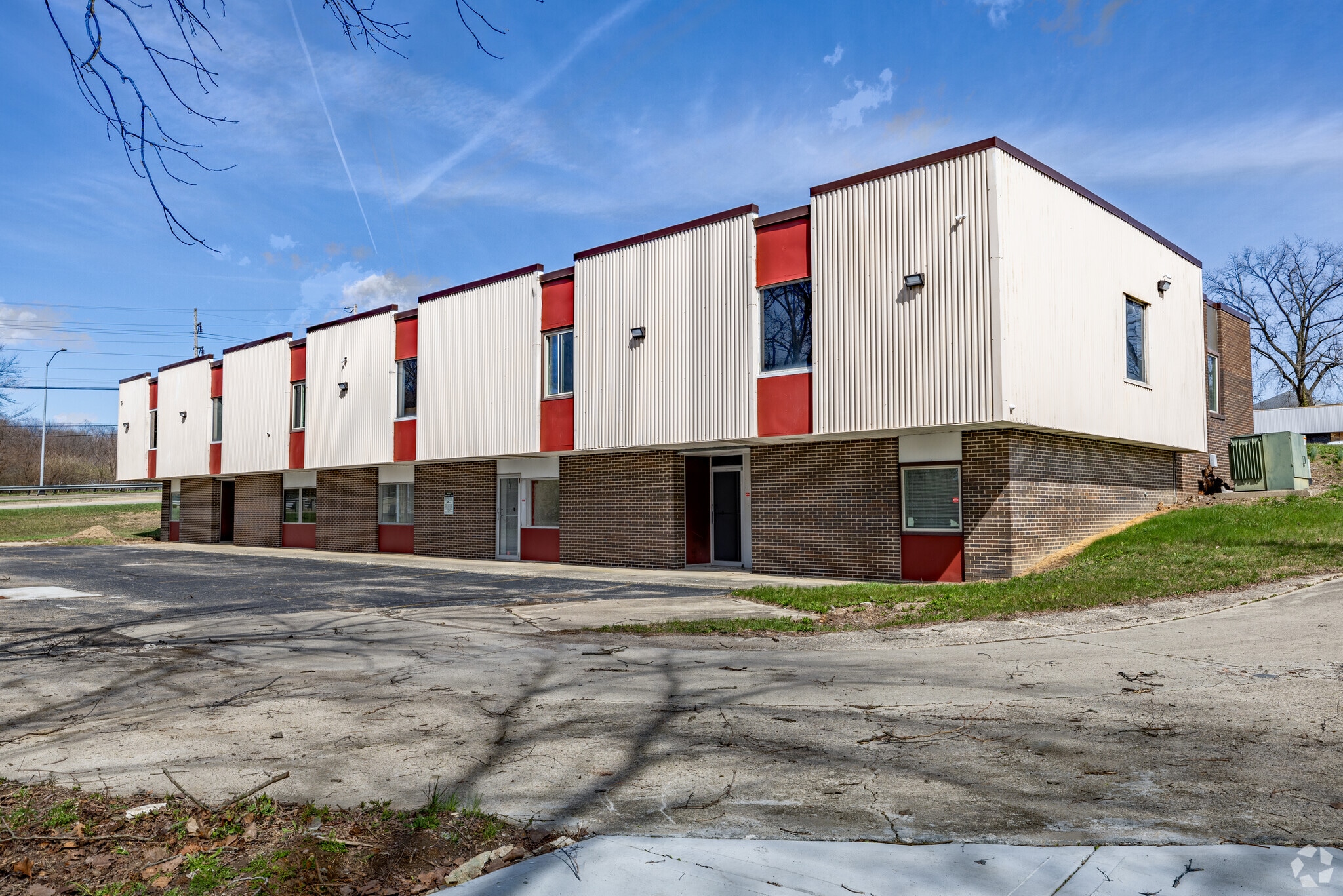 4999 Northcutt Pl, Dayton, OH à louer Photo du bâtiment- Image 1 de 7